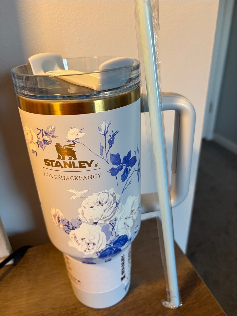 Stanley x LoveShackFancy 40 oz Quencher H2.0 Floral Tumbler NIB - Picture 2 of 7